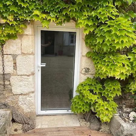 Les Iris - 2 D'hotes Et 2 Salles De Bain - 4 Personnes Panzió