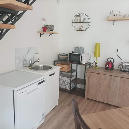 Panzió Les Iris - 2 D'hotes Et 2 Salles De Bain - 4 Personnes Avanton