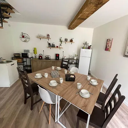 Bed & Breakfast Les Iris - 2 D'hotes Et 2 Salles De Bain - 4 Personnes